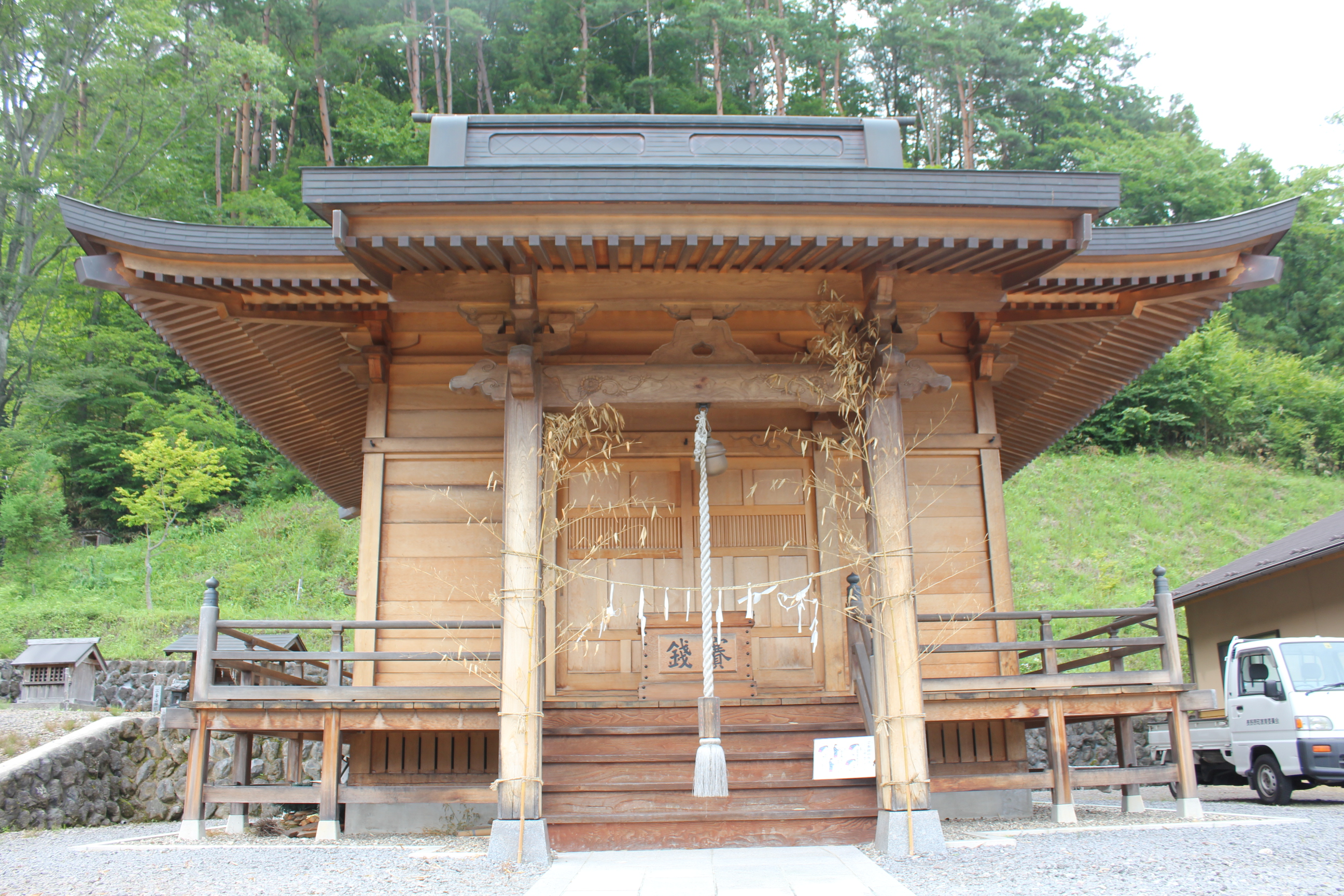 新諏訪神社